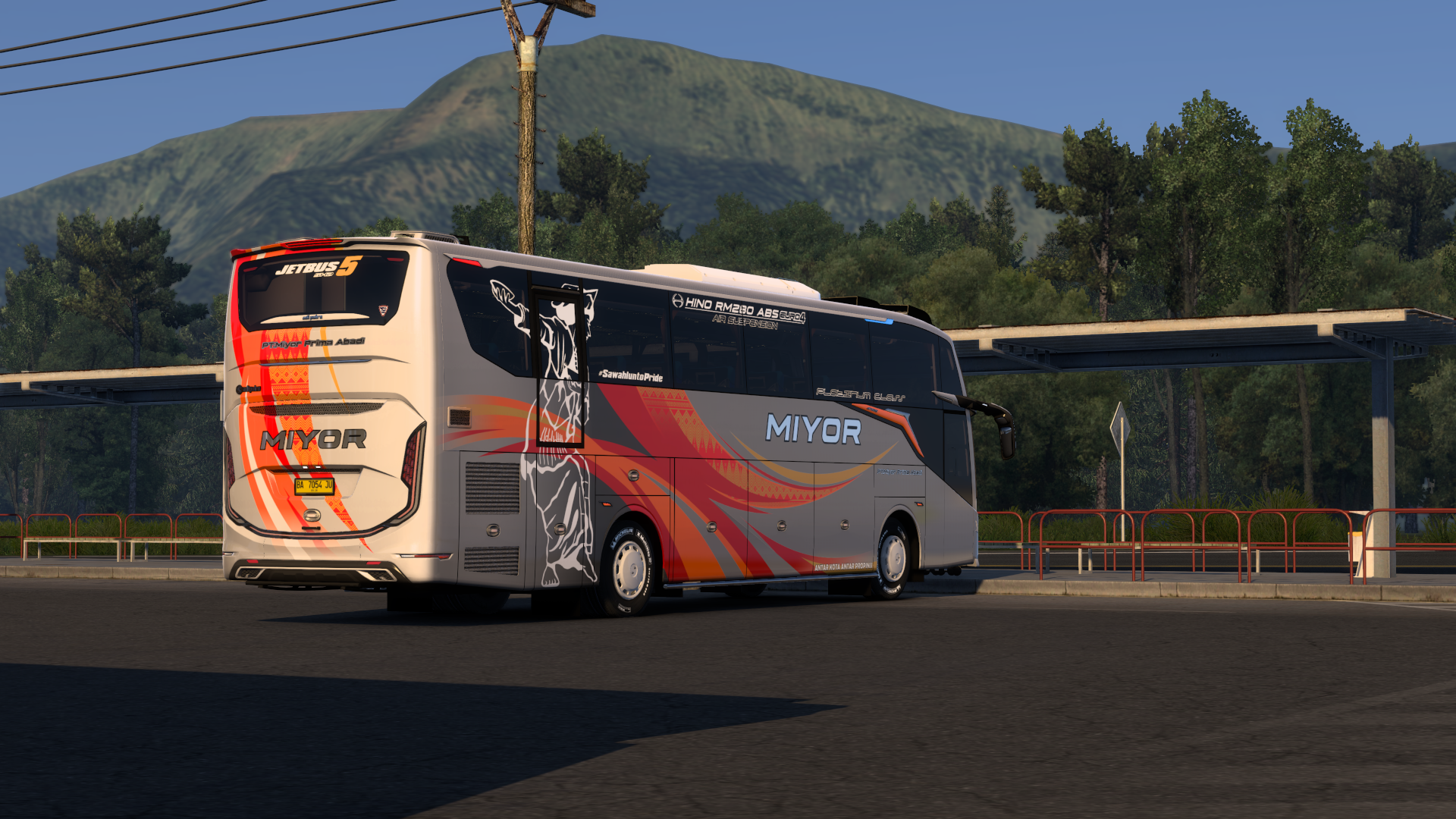 Pratinjau hasil kerja CompBus Website